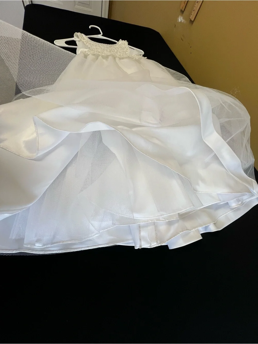 LADY ELEANOR SIZE 5 FLOWER GIRL FLOOR LENGTH DRESS WITH BEADED BODICE  LIKE NEW